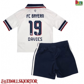 Bayern Munich Alphonso Davies #19 Borta Kläder Barn 2026-27 Kortärmad (+ Korta byxor)